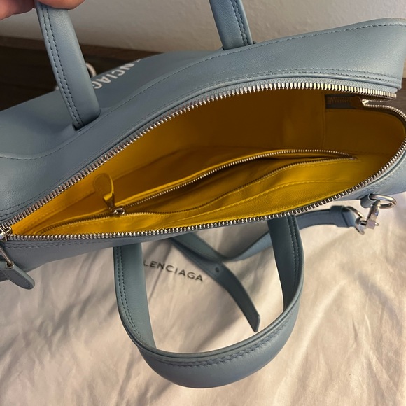 Balenciaga triangle bag - Picture 5 of 6